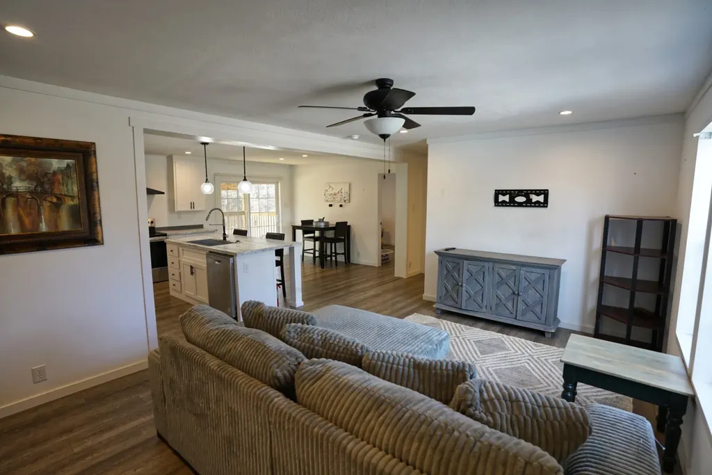 1162 By Boulevard Bon Aqua TN 37025