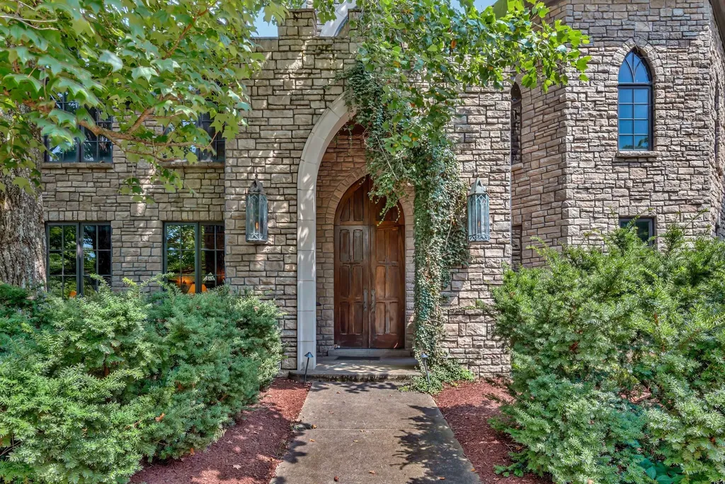 1108 Belle Meade Boulevard Nashville TN 37205