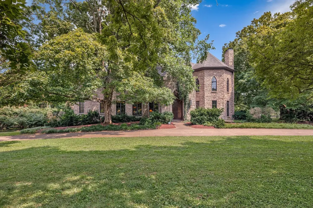 1108 Belle Meade Boulevard Nashville TN 37205