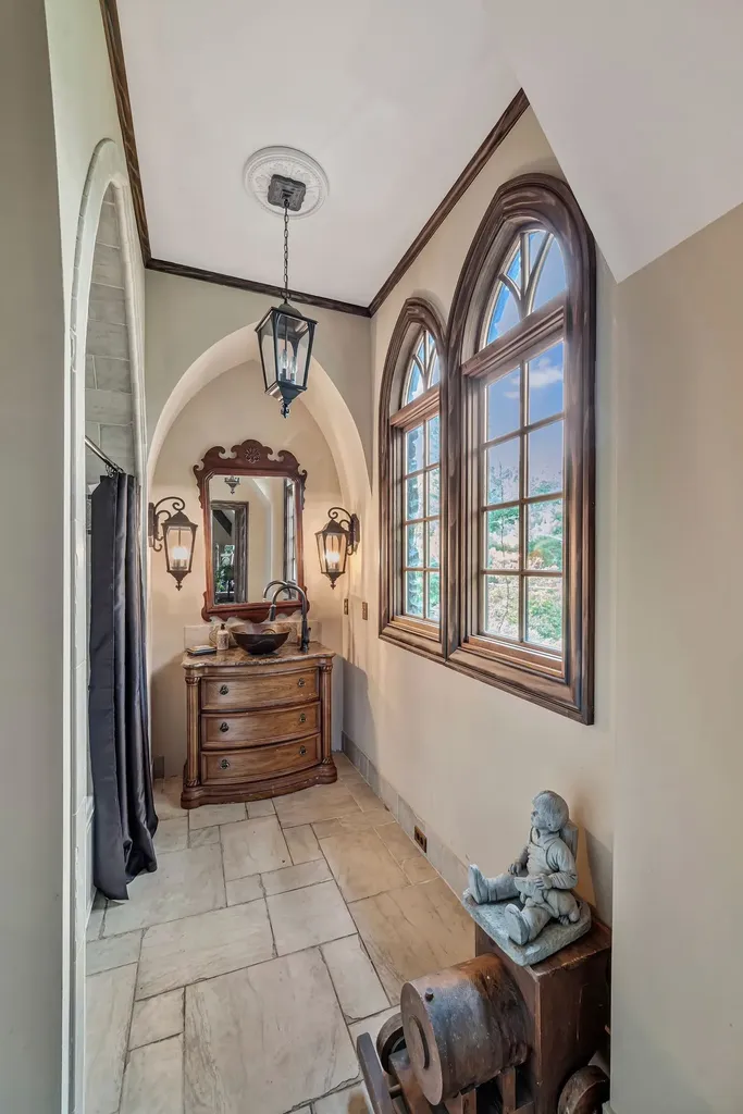 1108 Belle Meade Boulevard Nashville TN 37205