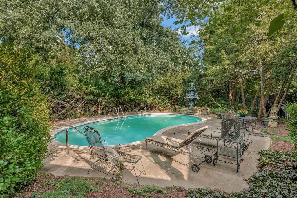 1108 Belle Meade Boulevard Nashville TN 37205