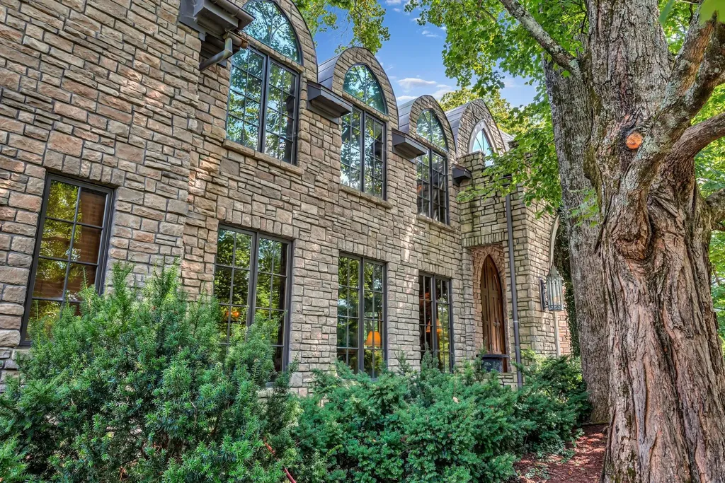 1108 Belle Meade Boulevard Nashville TN 37205