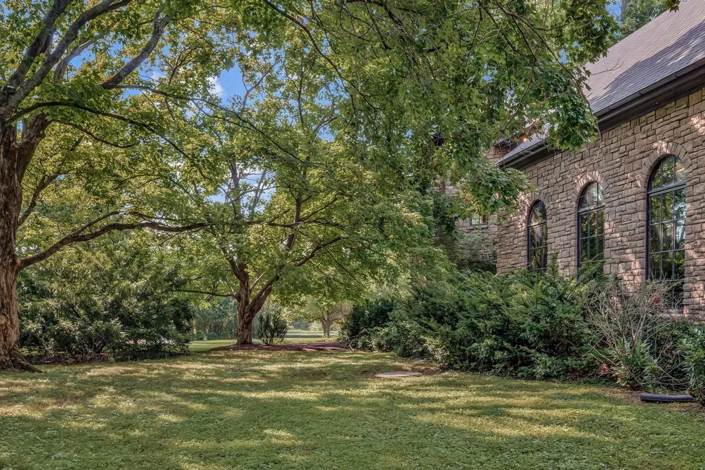 1108 Belle Meade Boulevard Nashville TN 37205