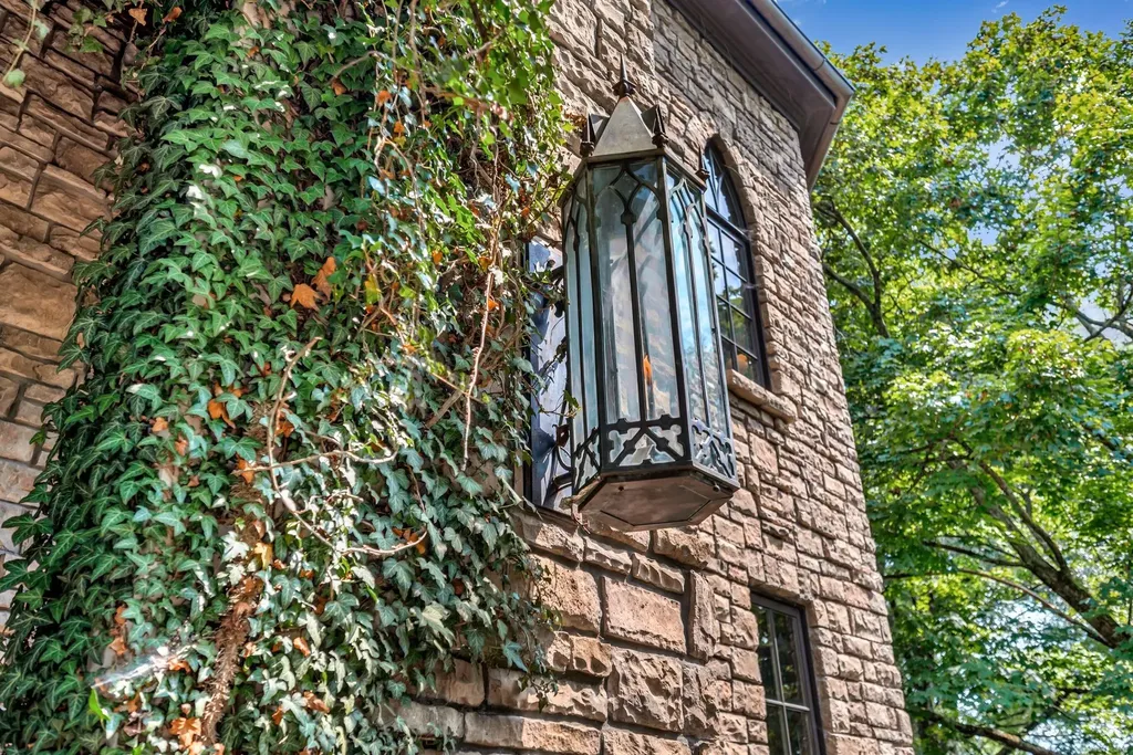 1108 Belle Meade Boulevard Nashville TN 37205