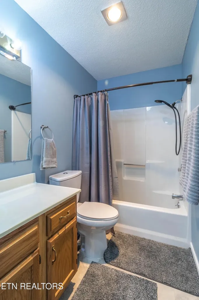 10468 Laura Lee Lane Knoxville TN 37922