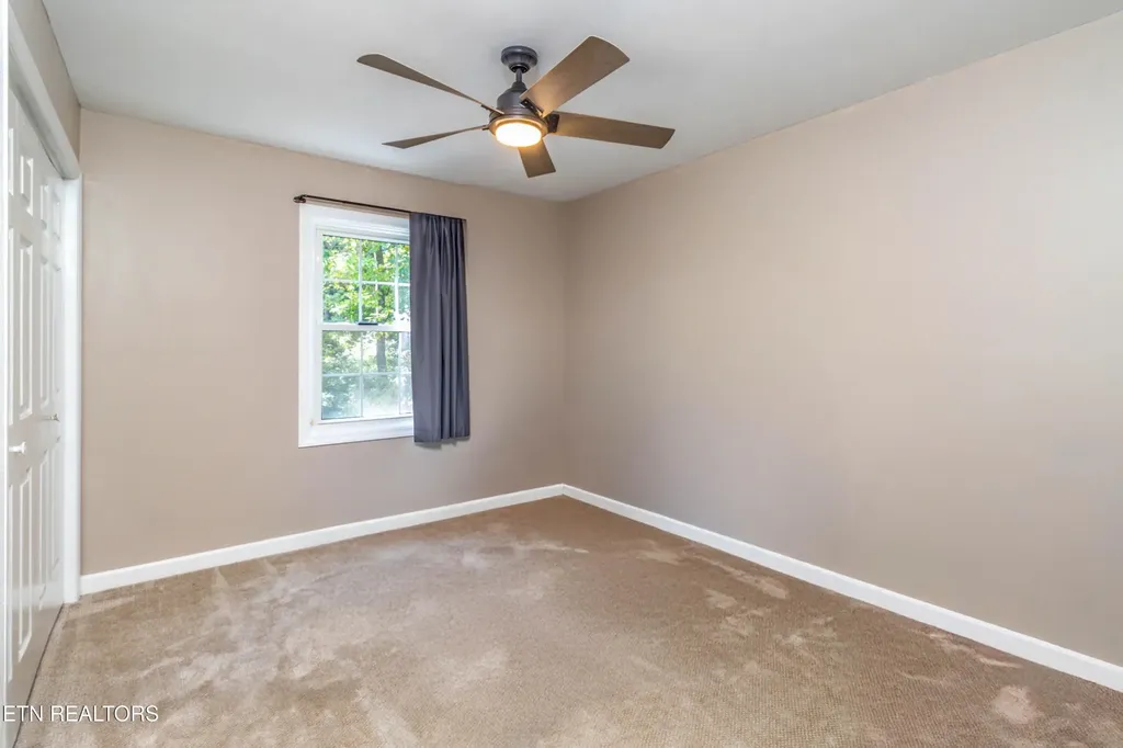 10468 Laura Lee Lane Knoxville TN 37922