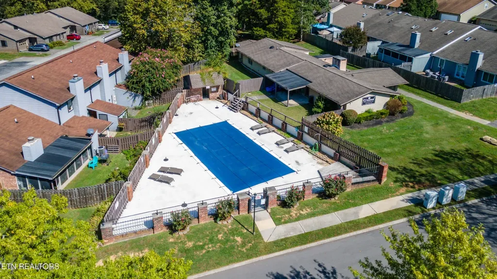 10468 Laura Lee Lane Knoxville TN 37922
