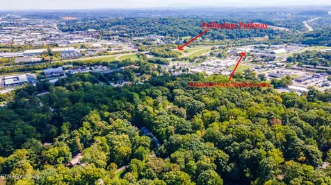 10468 Laura Lee Lane Knoxville TN 37922