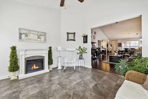 395 Devon Chase Hill Gallatin TN 37066