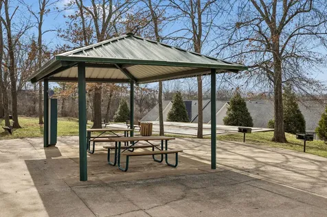 395 Devon Chase Hill Gallatin TN 37066