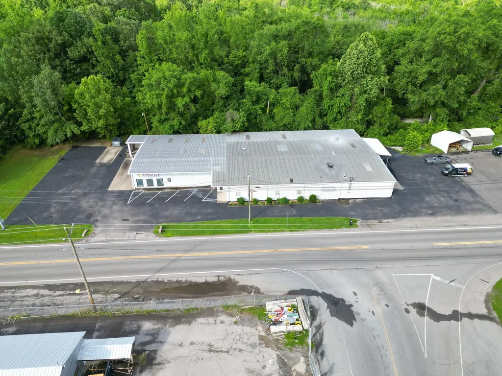 1094 N Main Street Ashland City TN 37015
