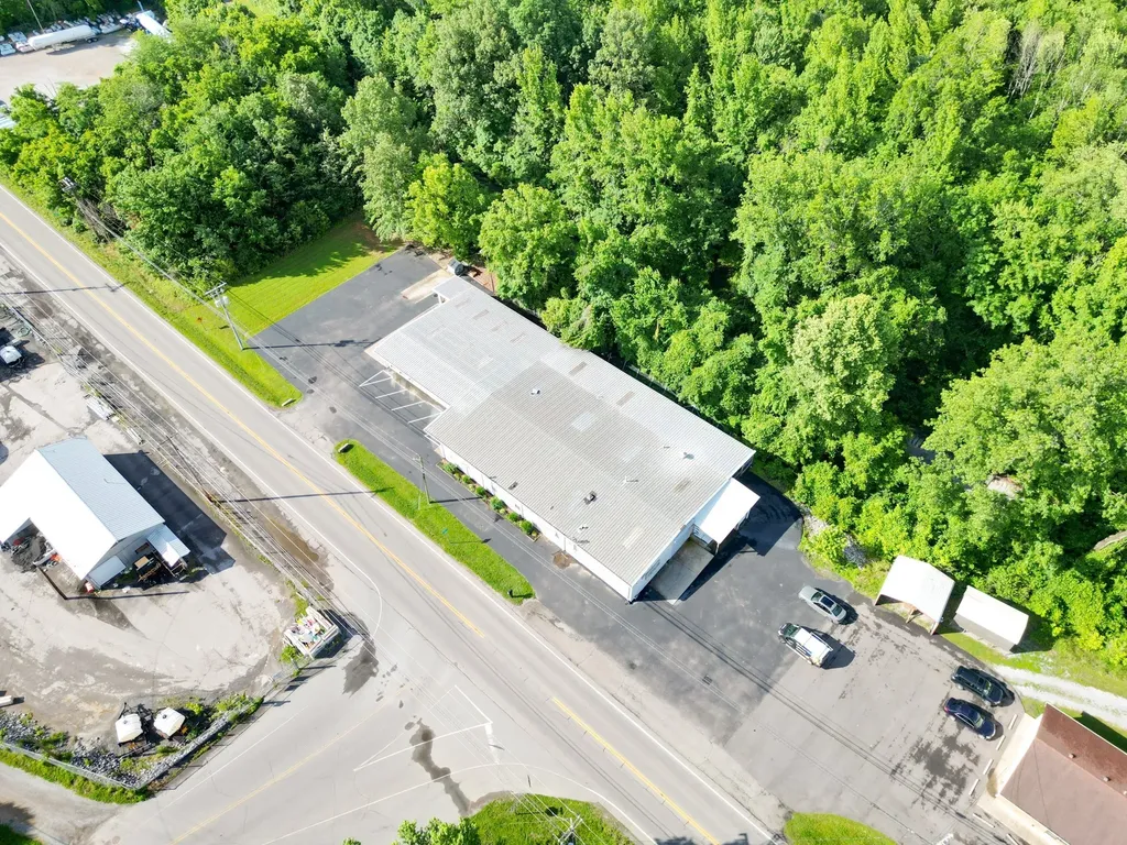 1094 N Main Street Ashland City TN 37015