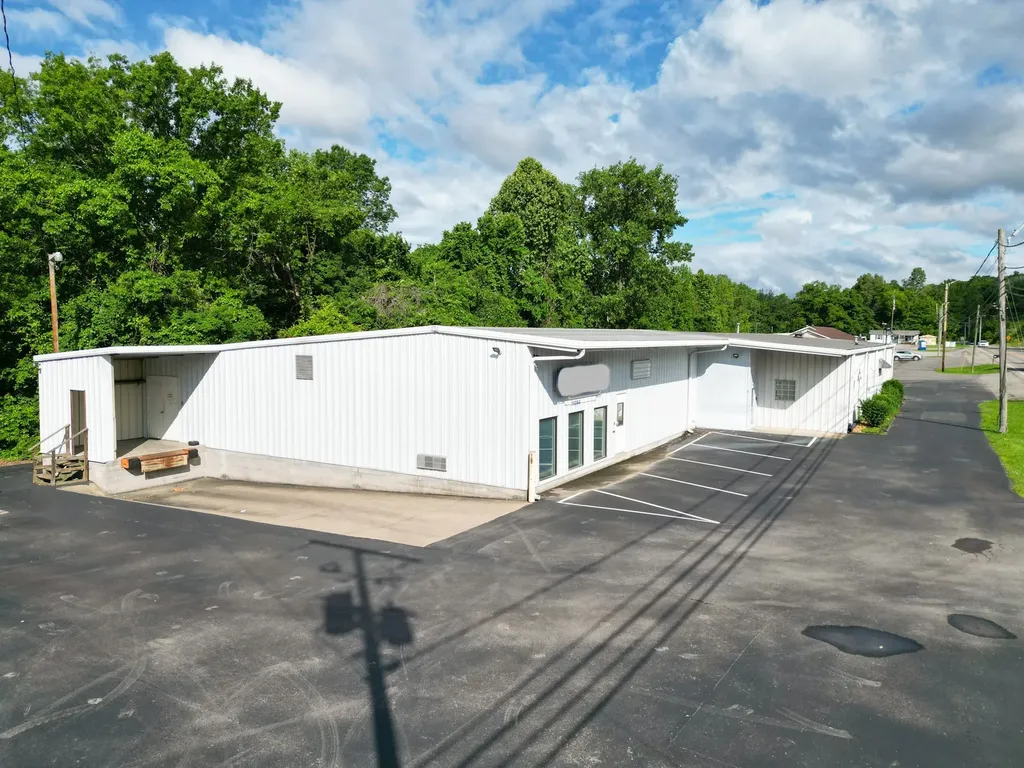 1094 N Main Street Ashland City TN 37015