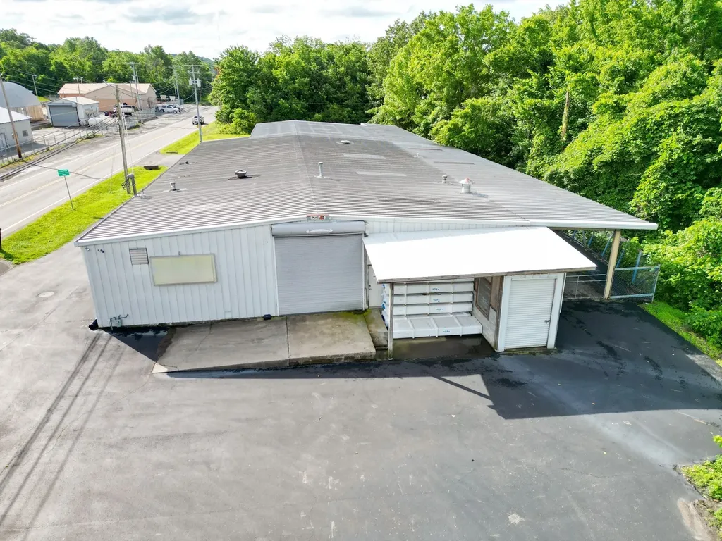 1094 N Main Street Ashland City TN 37015