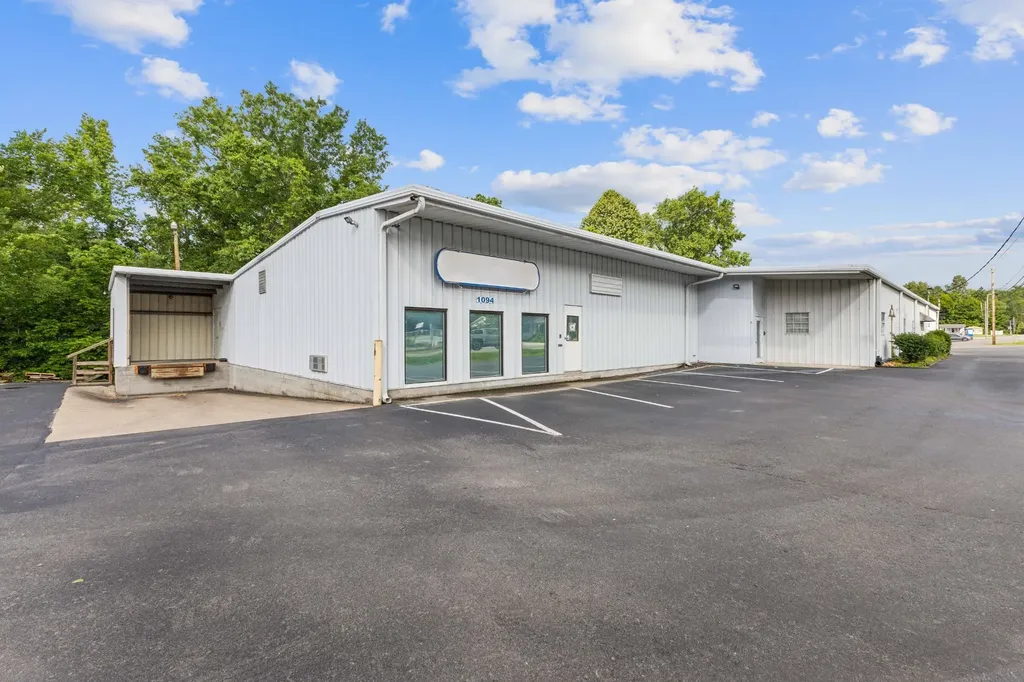 1094 N Main Street Ashland City TN 37015