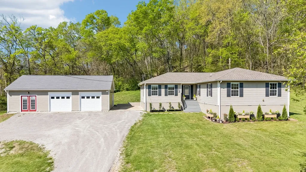 5309 Carters Creek Pike Thompsons Station TN 37179