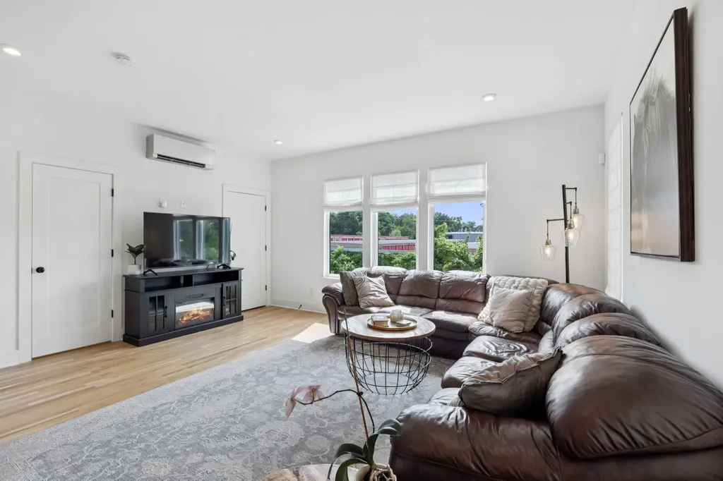 231 Sterling Point Circle Nashville TN 37209