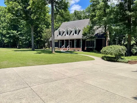 358 Andrew Jackson Boulevard Dowelltown TN 37059