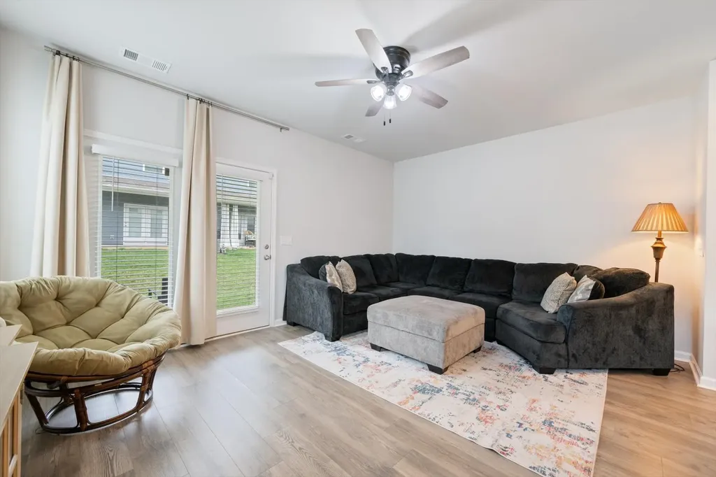 1434 Walker Way Columbia TN 38401