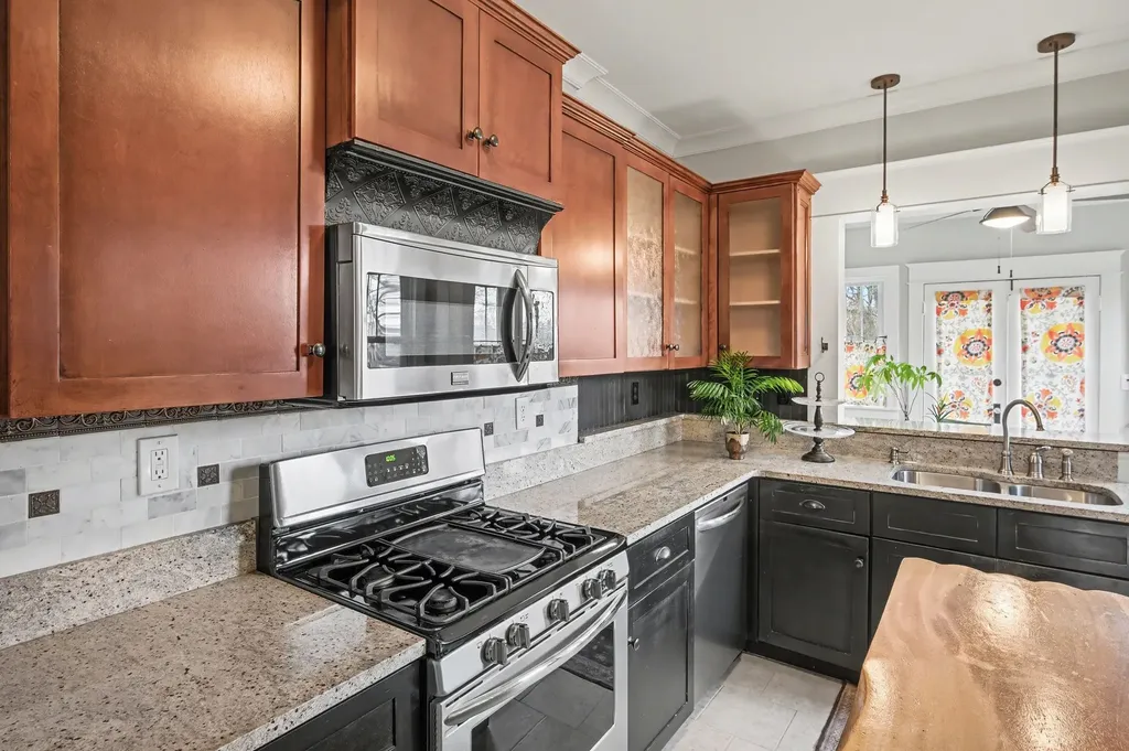 1010 Acklen Avenue Nashville TN 37203