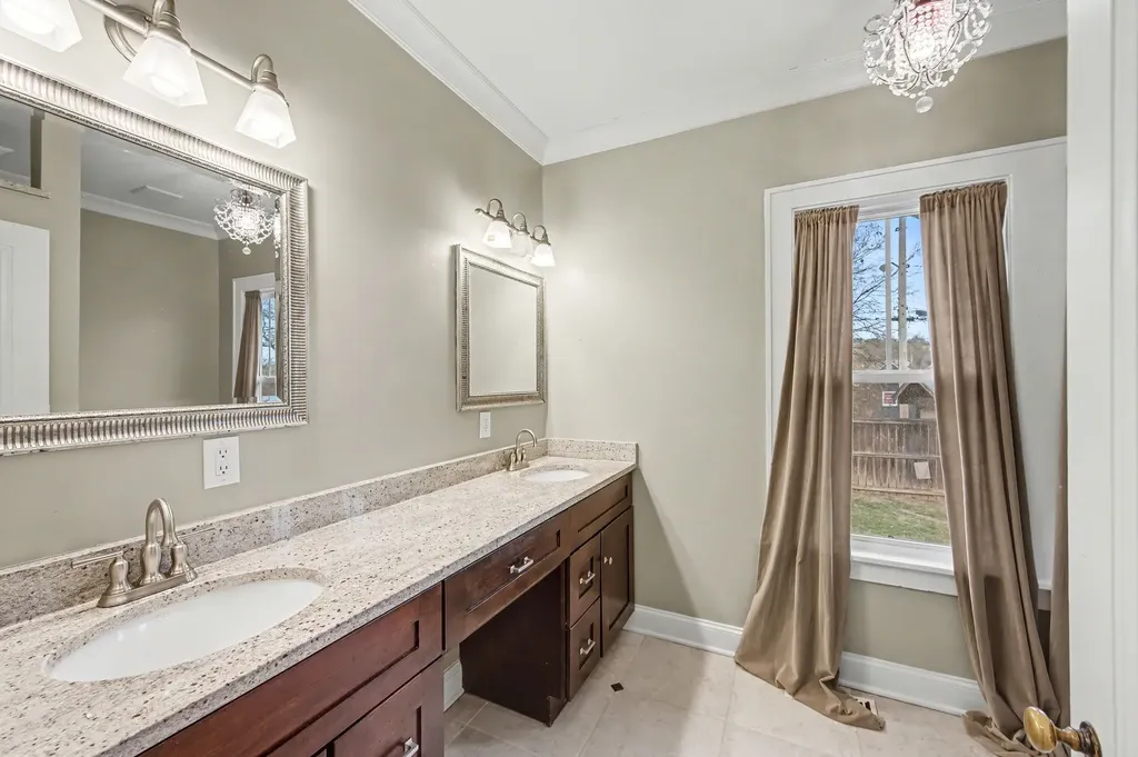 1010 Acklen Avenue Nashville TN 37203