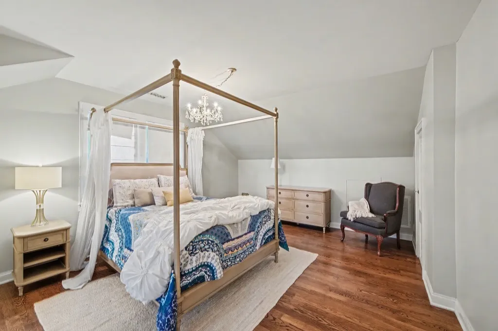 1010 Acklen Avenue Nashville TN 37203