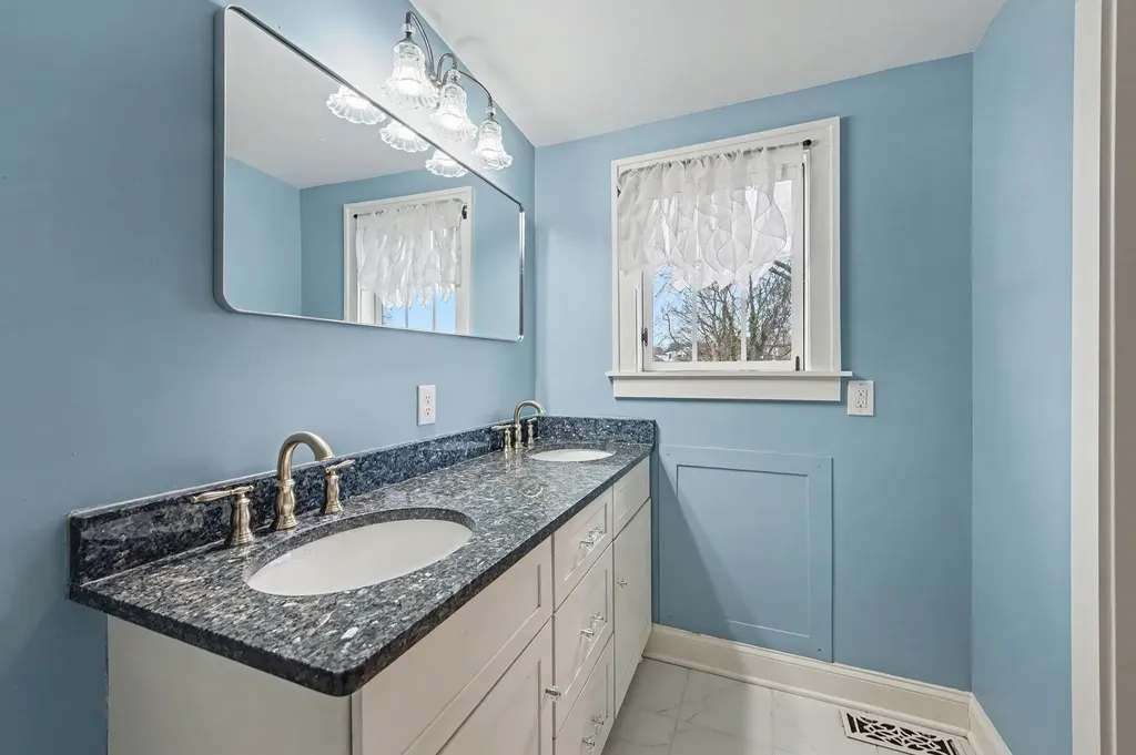 1010 Acklen Avenue Nashville TN 37203
