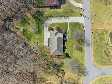 1902 Palmer Drive Springfield TN 37172