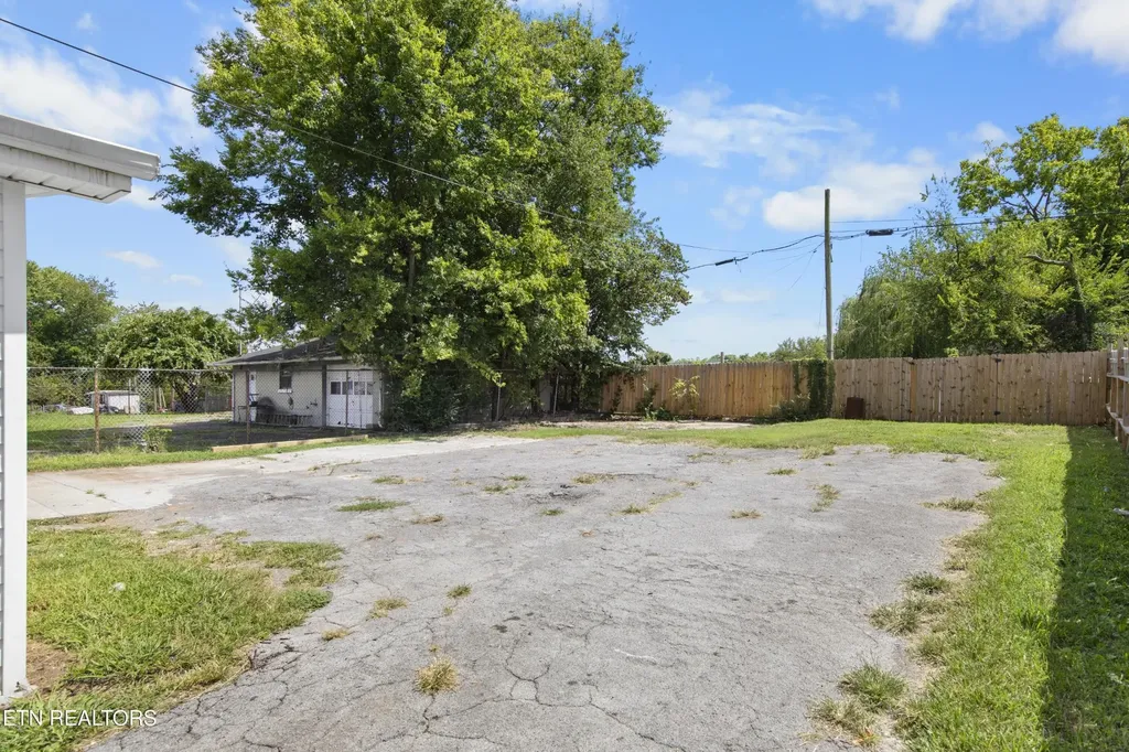 1716 Beaumont Avenue Knoxville TN 37921