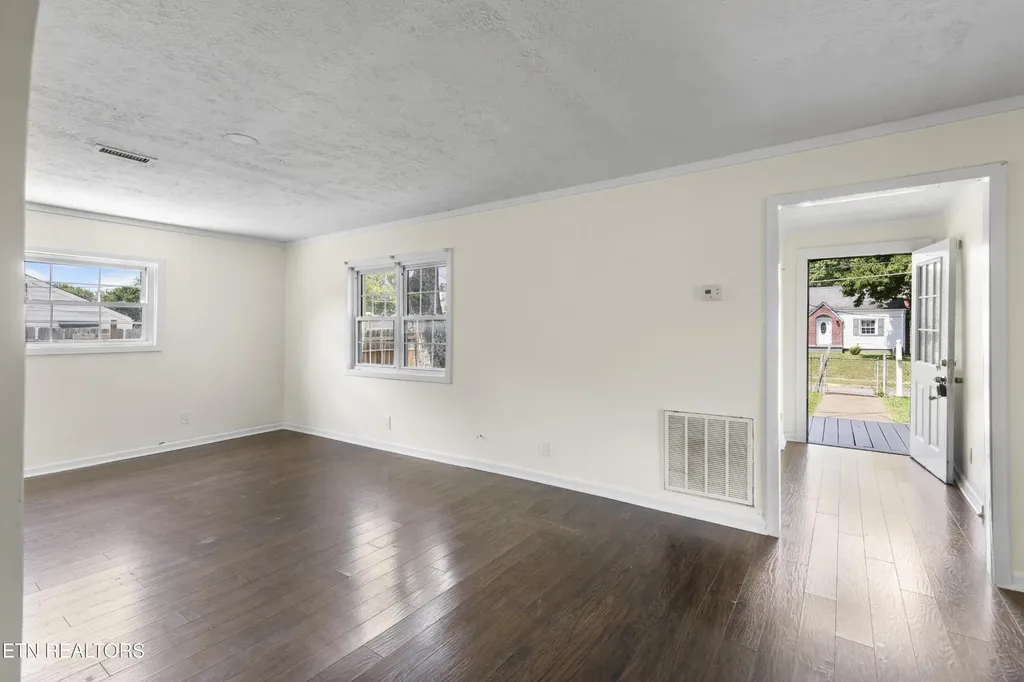 1716 Beaumont Avenue Knoxville TN 37921