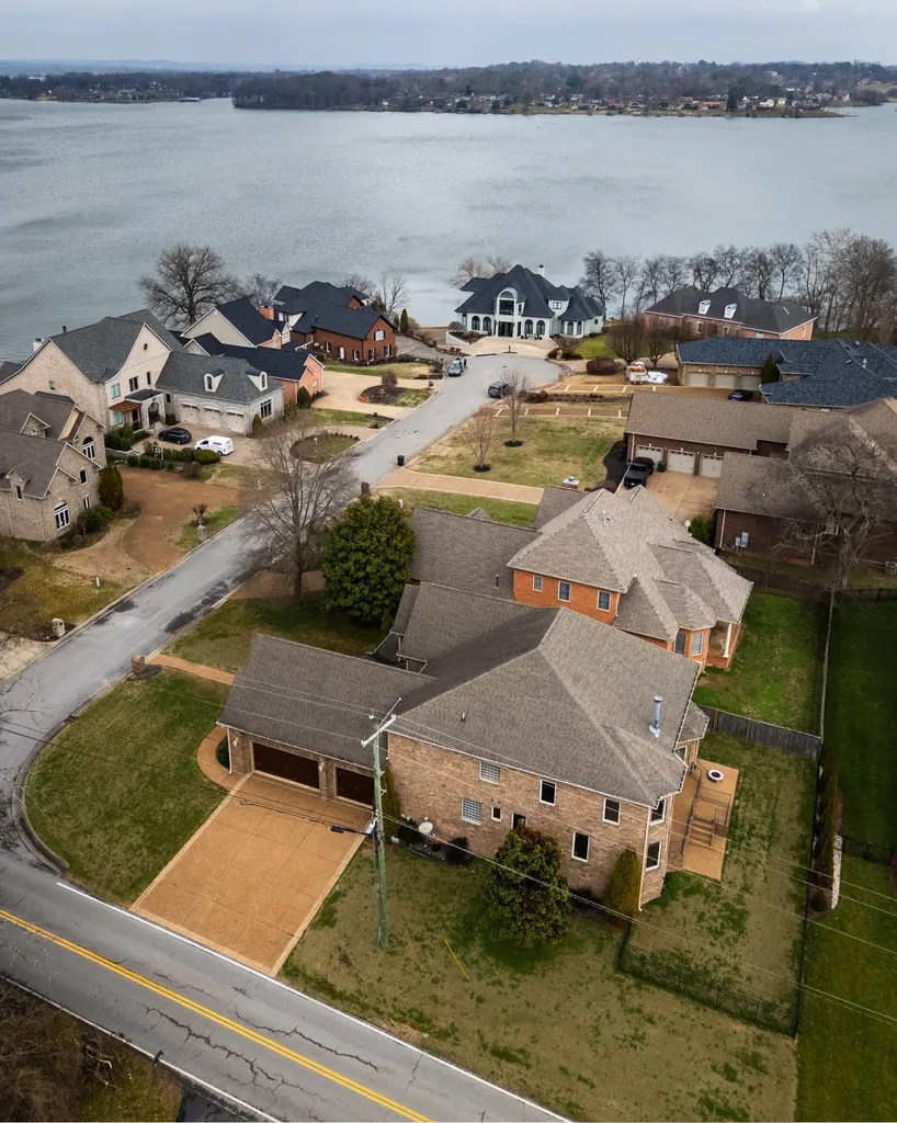 600 Lakemeade Point Old Hickory TN 37138