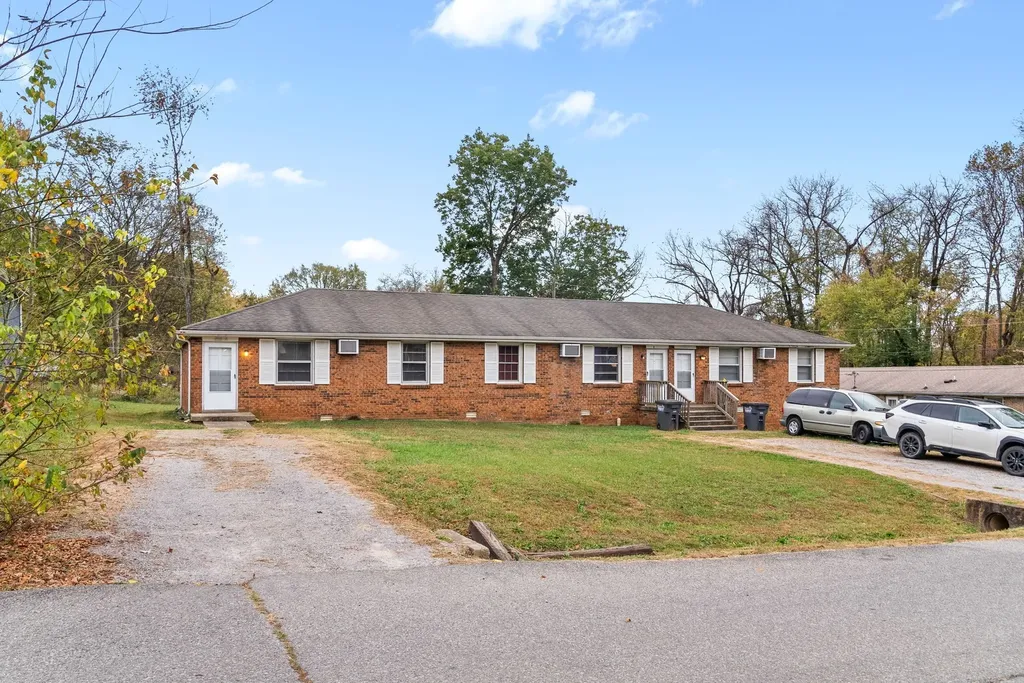 102 Tandy Drive Clarksville TN 37040