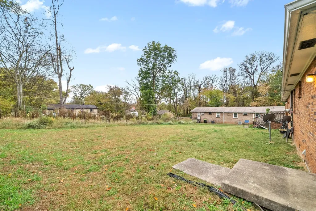 102 Tandy Drive Clarksville TN 37040