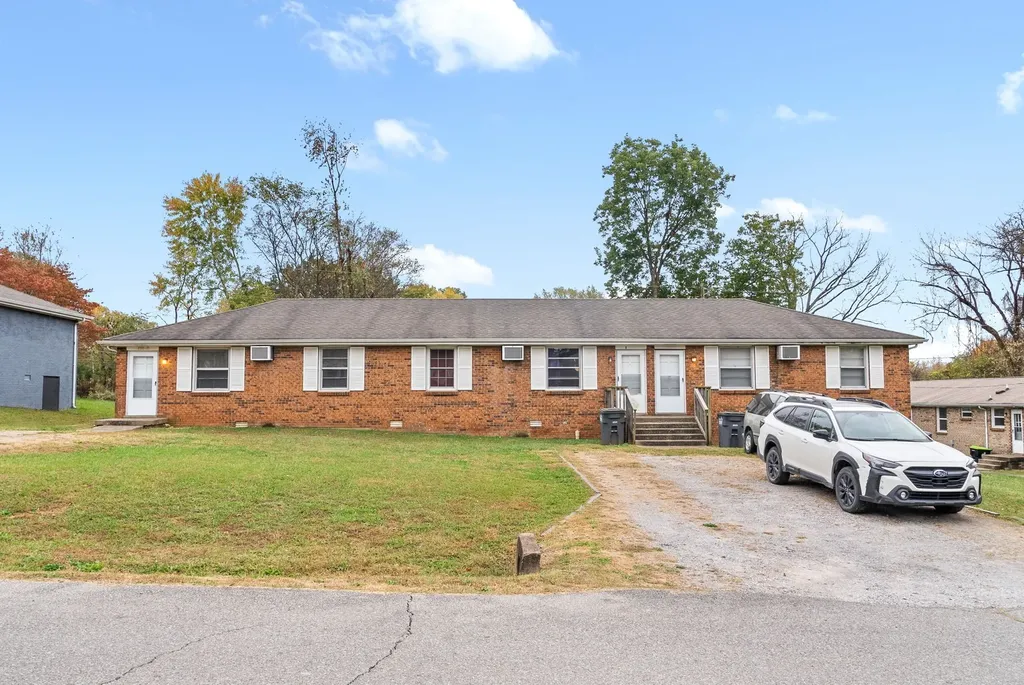 102 Tandy Drive Clarksville TN 37040