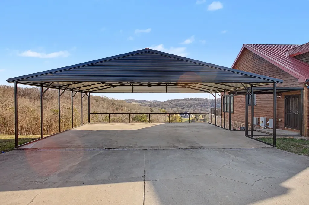 327 Stoneybrook Road Columbia TN 38401