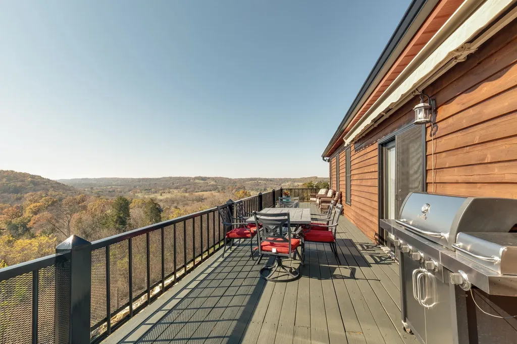 327 Stoneybrook Road Columbia TN 38401