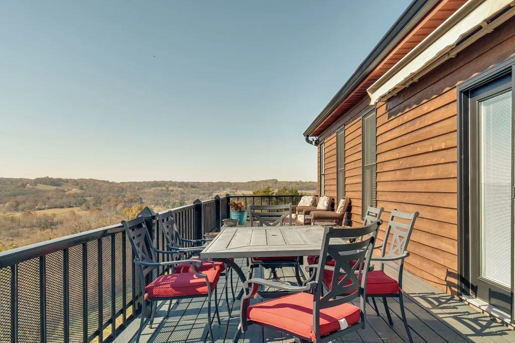 327 Stoneybrook Road Columbia TN 38401