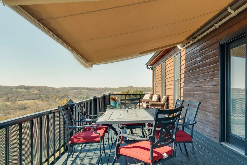 327 Stoneybrook Road Columbia TN 38401