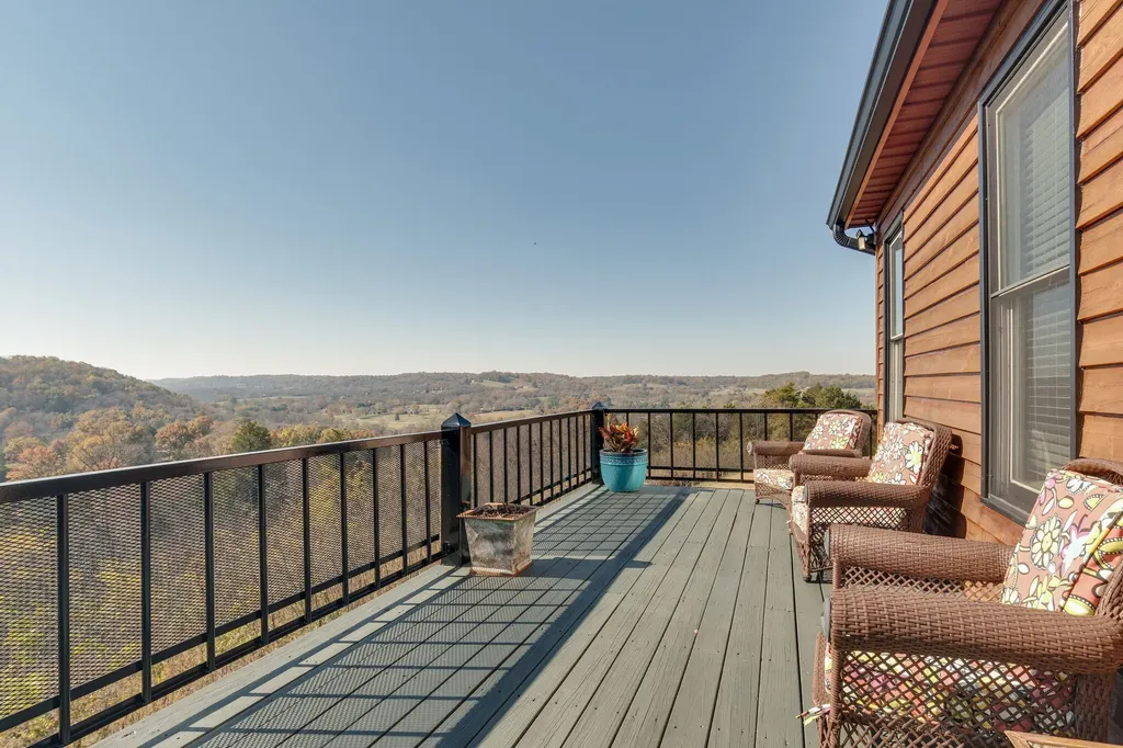 327 Stoneybrook Road Columbia TN 38401