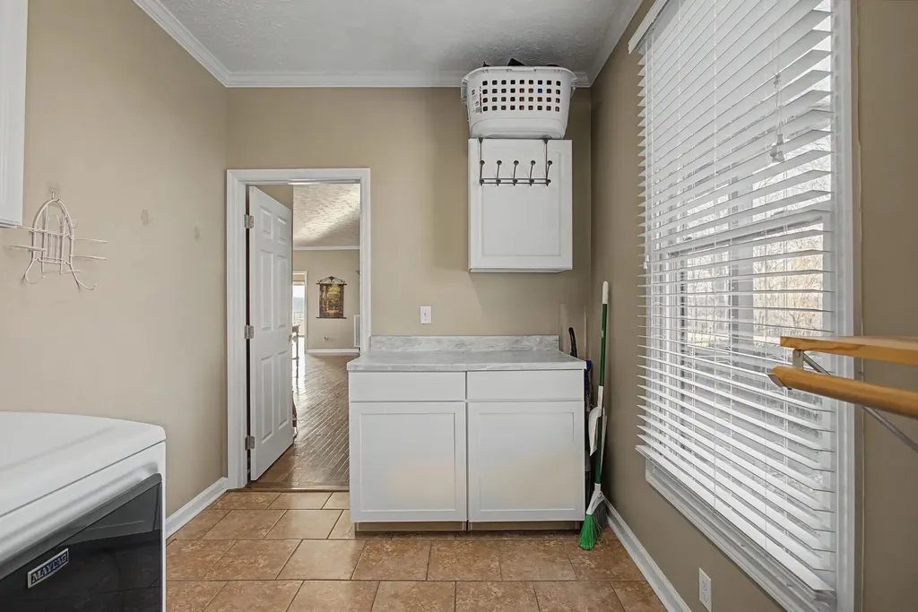 327 Stoneybrook Road Columbia TN 38401