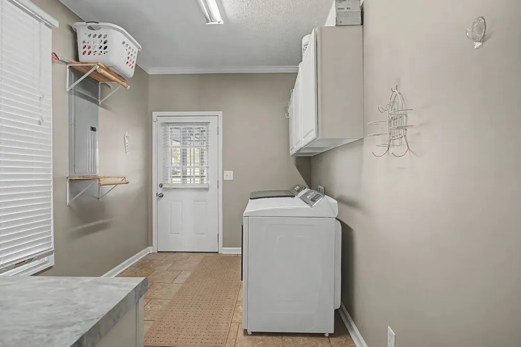 327 Stoneybrook Road Columbia TN 38401