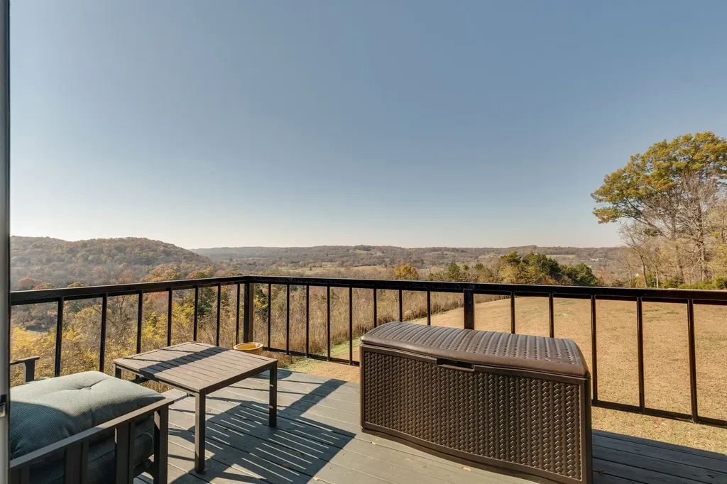 327 Stoneybrook Road Columbia TN 38401