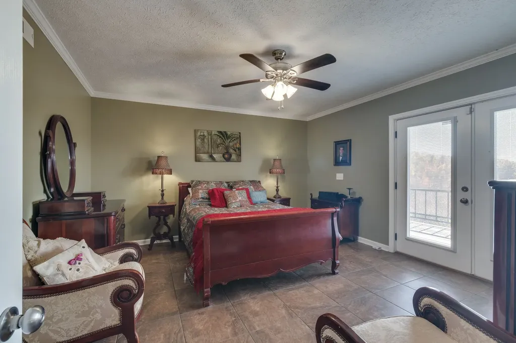 327 Stoneybrook Road Columbia TN 38401