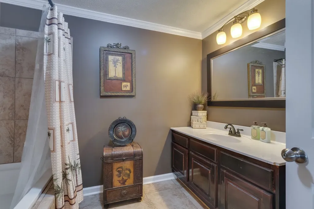 327 Stoneybrook Road Columbia TN 38401