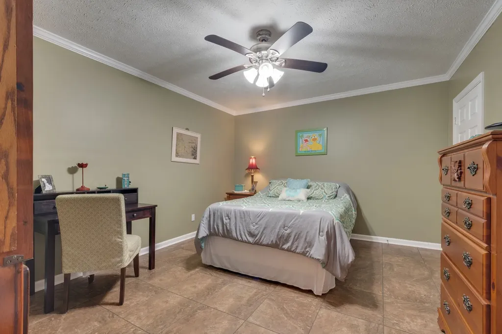 327 Stoneybrook Road Columbia TN 38401