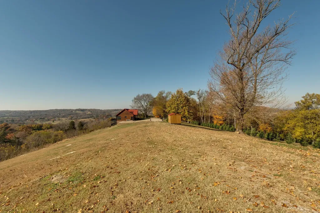 327 Stoneybrook Road Columbia TN 38401