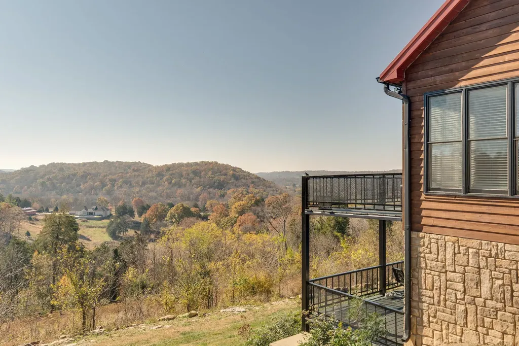 327 Stoneybrook Road Columbia TN 38401