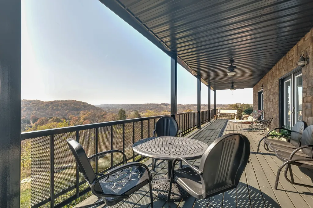 327 Stoneybrook Road Columbia TN 38401