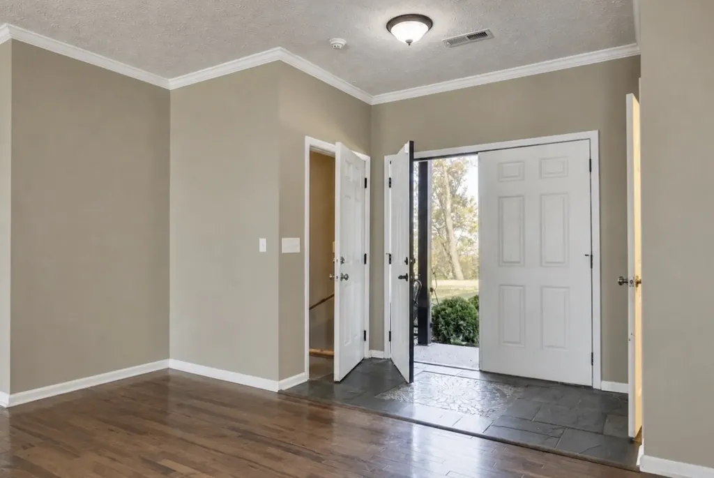 327 Stoneybrook Road Columbia TN 38401