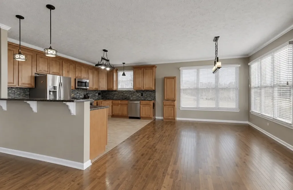 327 Stoneybrook Road Columbia TN 38401